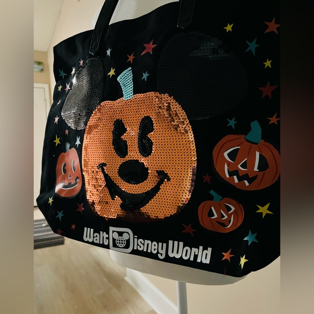NWT Walt Disney World Halloween black canvas sequin pumpkin tote bag